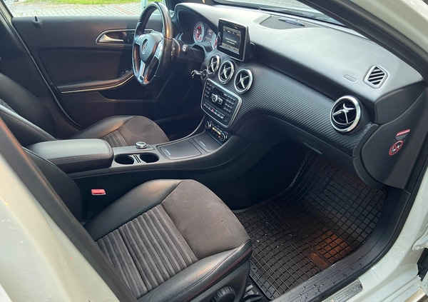Mercedes-Benz Klasa A cena 69900 przebieg: 140000, rok produkcji 2015 z Kraków małe 667